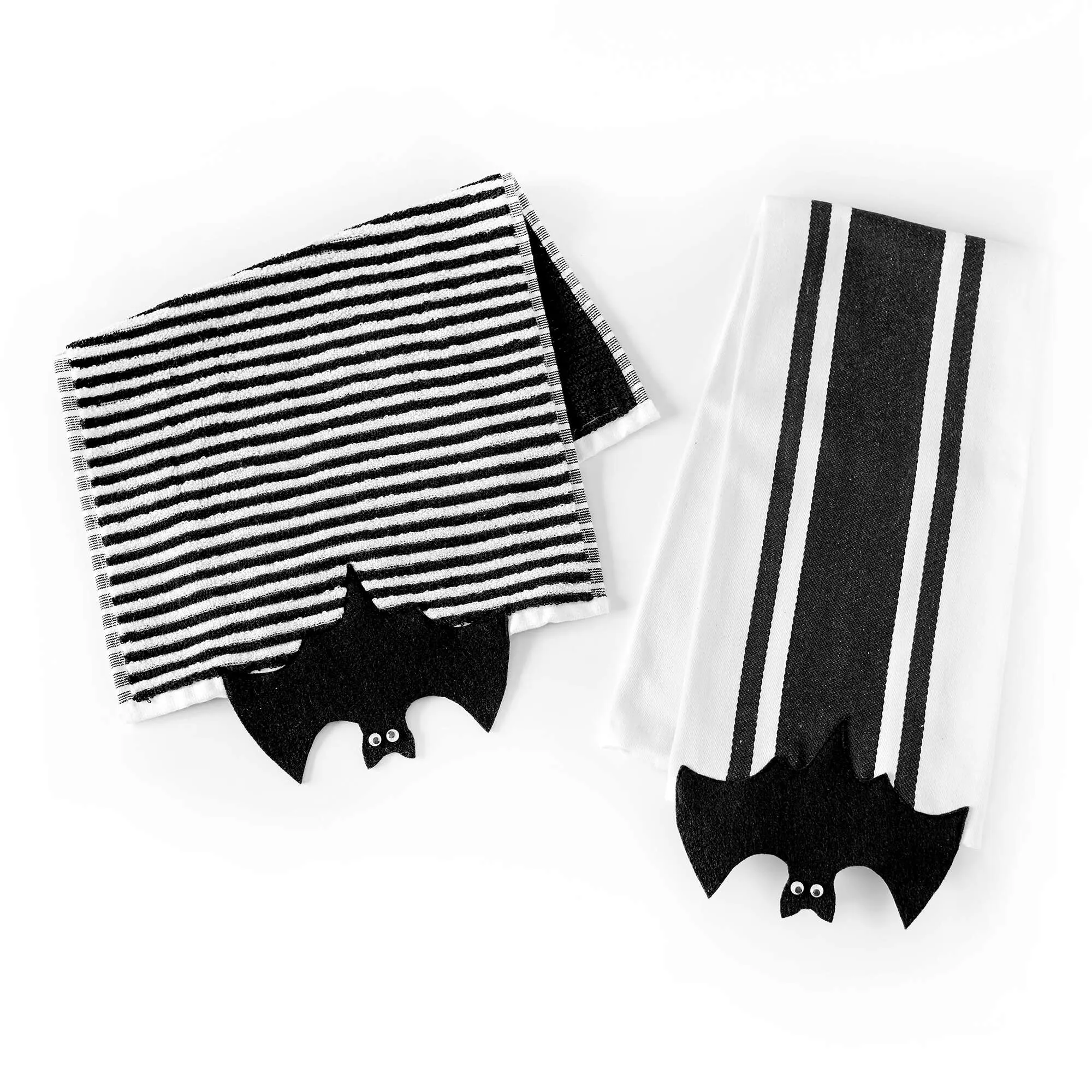 Coats & Clark Appliqué Hangin' Around Bat Towel